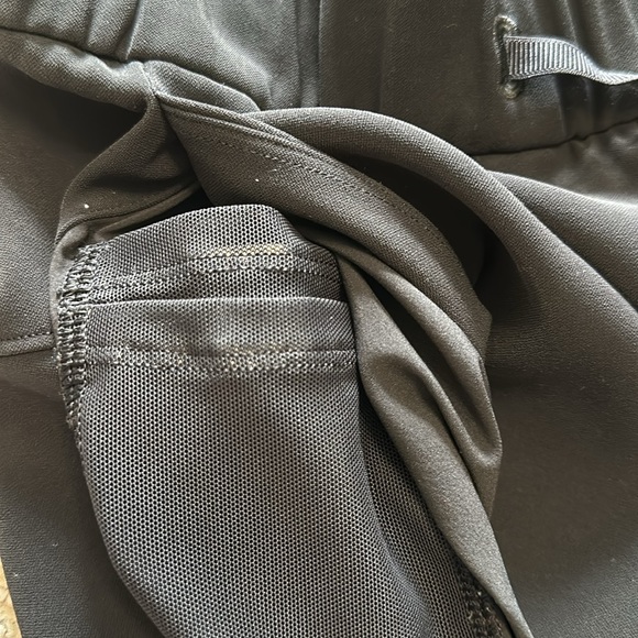 🏝️ Lululemon “ On the Fly” shorts 🏝️ - Picture 5 of 5